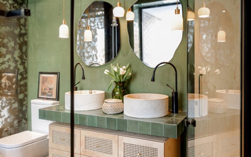 13 Green Bathroom Ideas, From Soothing Sage to Moody Moss ...