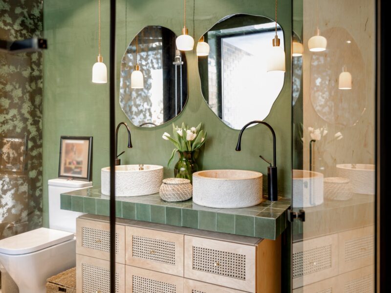 13 Green Bathroom Ideas, From Soothing Sage to Moody Moss ...